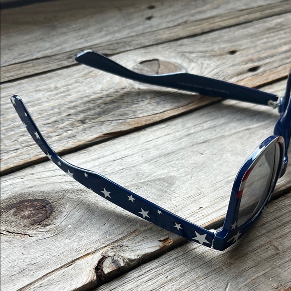 Patriotic Sunglasses with Star Design - Picture 5 of 9